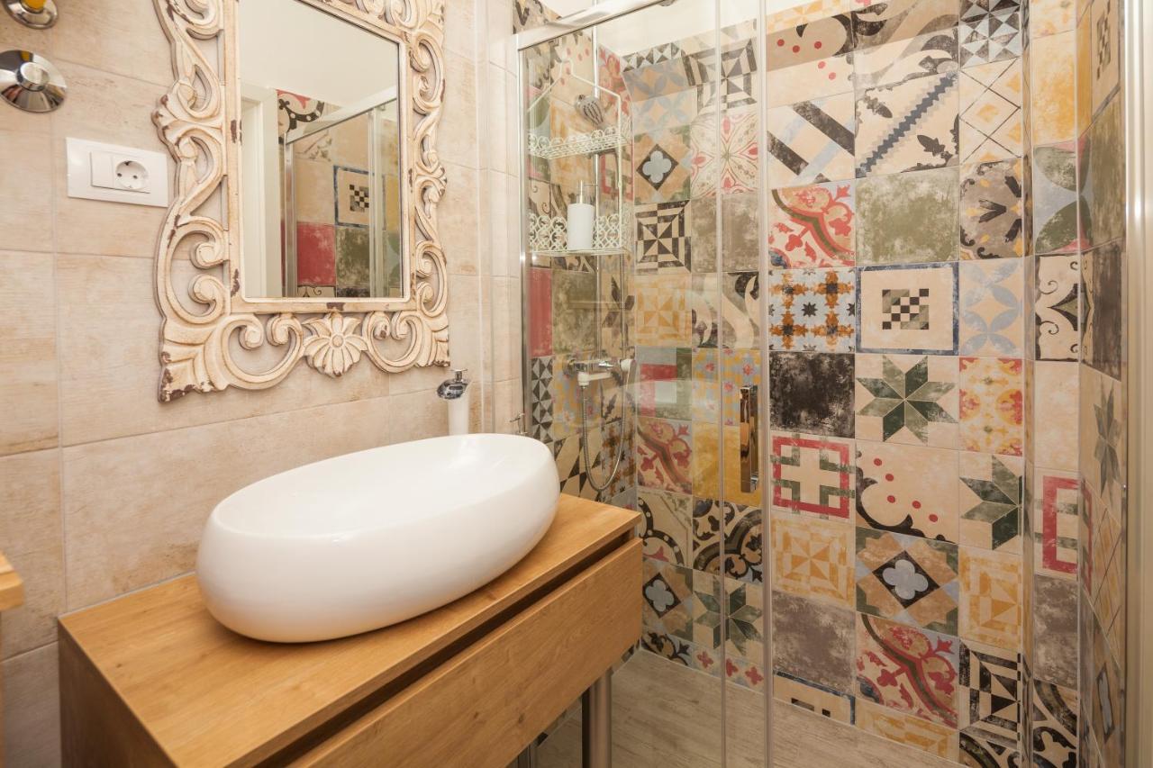Main Square Apartment Пула Екстериор снимка