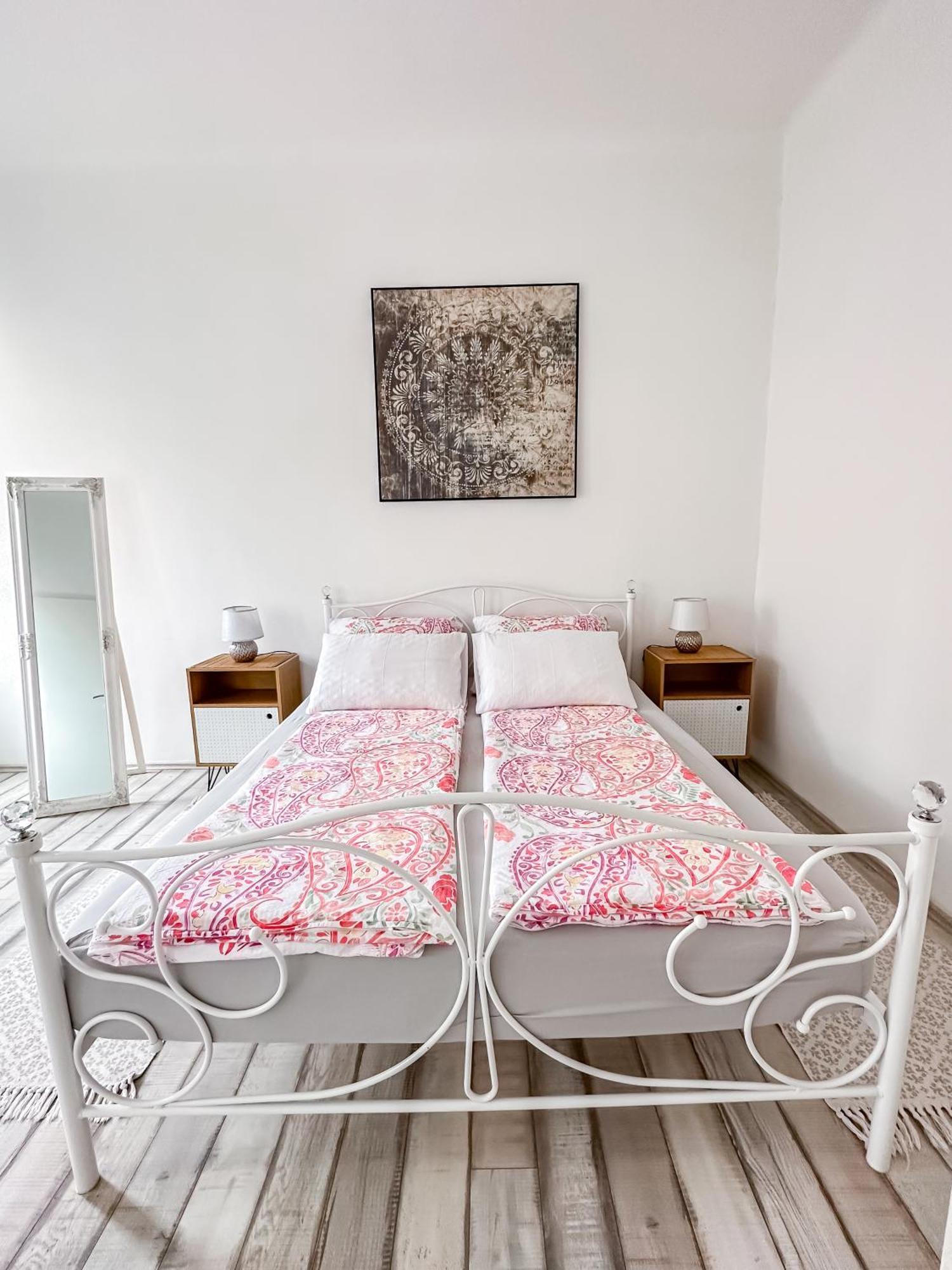 Main Square Apartment Пула Екстериор снимка